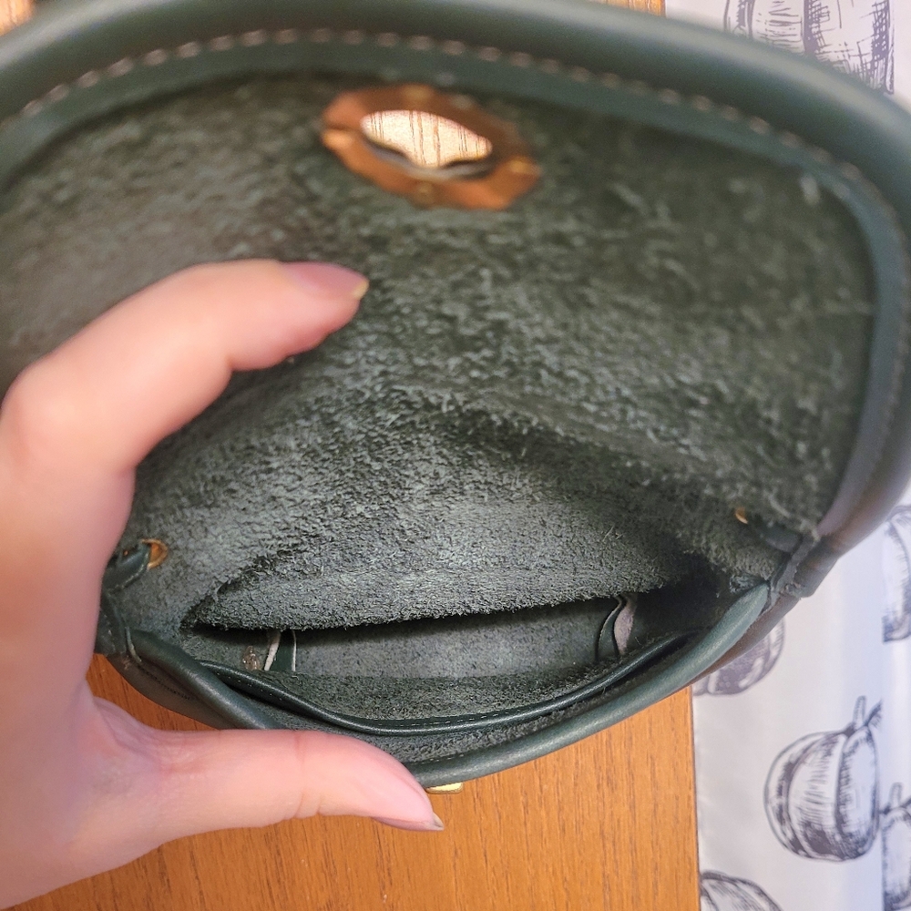 Vintage Coach Green Leather Everett Mini Crossbody Bag - Picture 4 of 10
